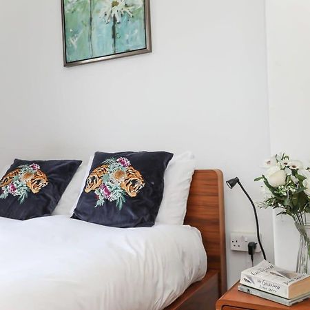 2 Bedroom Apartment In Waterloo Central London Bagian luar foto