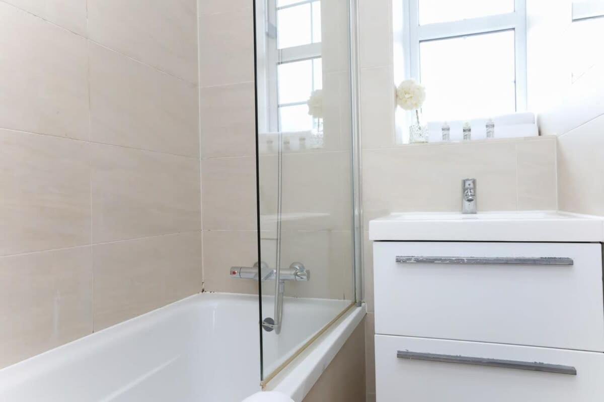 2 Bedroom Apartment In Waterloo Central London Bagian luar foto