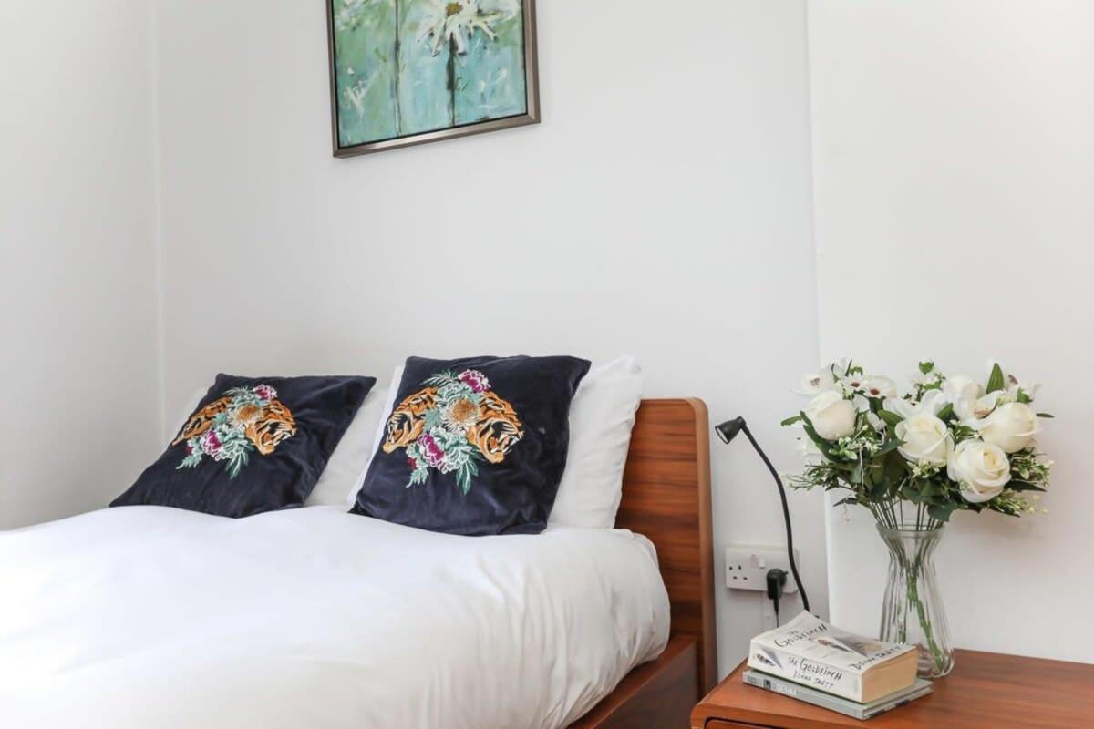 2 Bedroom Apartment In Waterloo Central London Bagian luar foto
